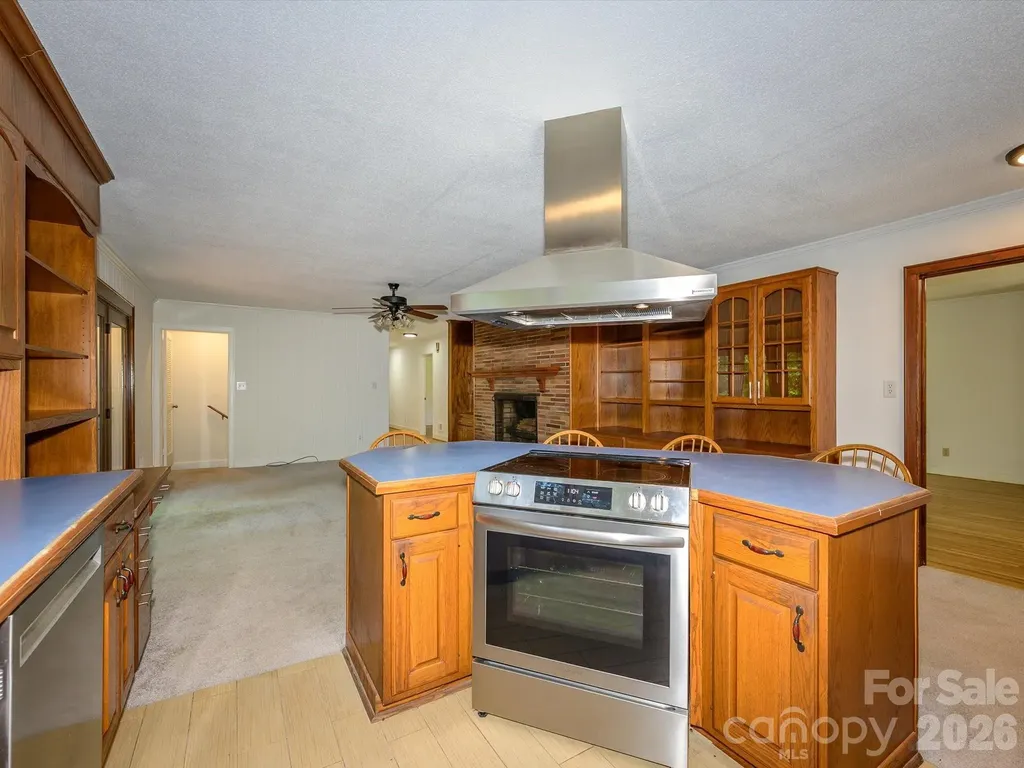 688 Grandview Drive NE Concord NC 28025