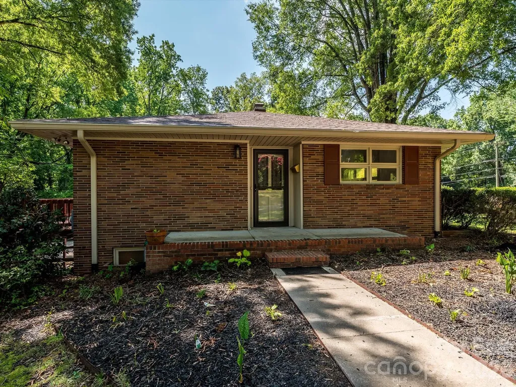 688 Grandview Drive NE Concord NC 28025