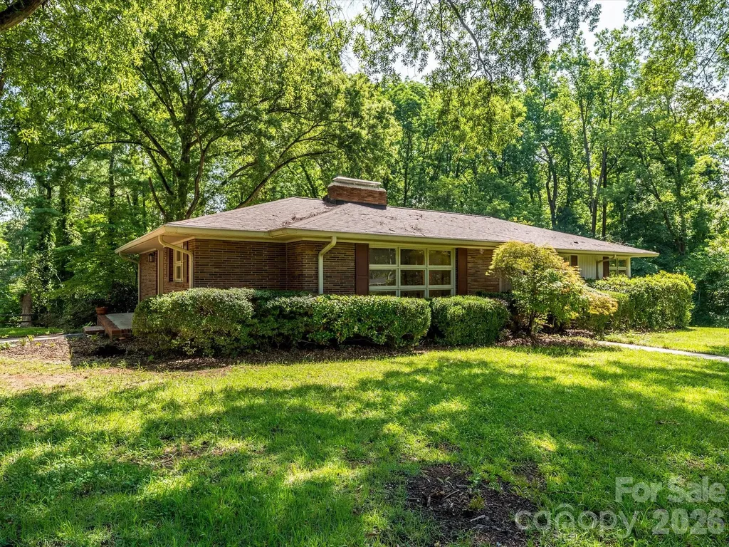 688 Grandview Drive NE Concord NC 28025