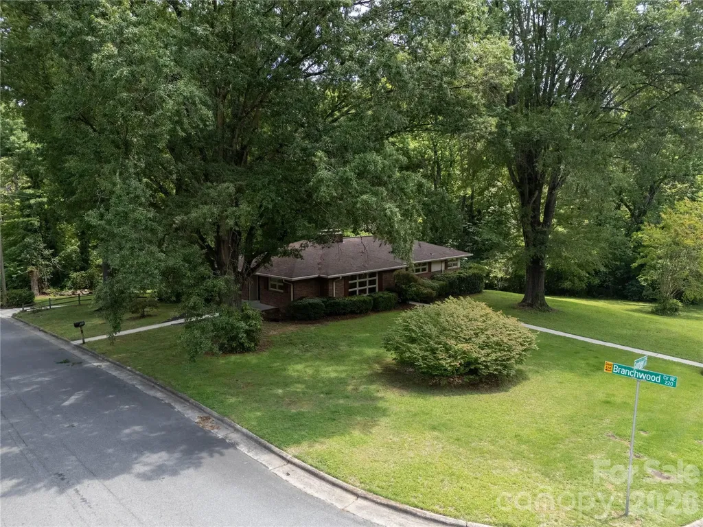 688 Grandview Drive NE Concord NC 28025