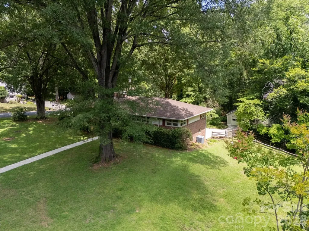 688 Grandview Drive NE Concord NC 28025