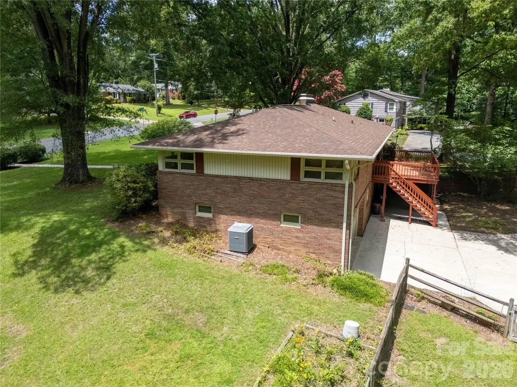 688 Grandview Drive NE Concord NC 28025