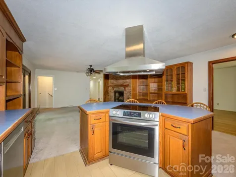 688 Grandview Drive NE Concord NC 28025