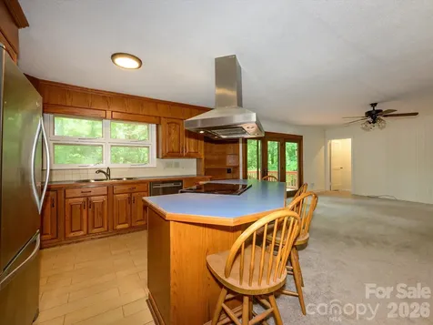688 Grandview Drive NE Concord NC 28025
