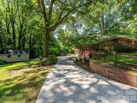 688 Grandview Drive NE Concord NC 28025
