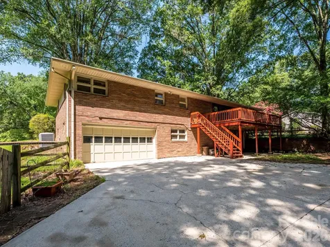 688 Grandview Drive NE Concord NC 28025