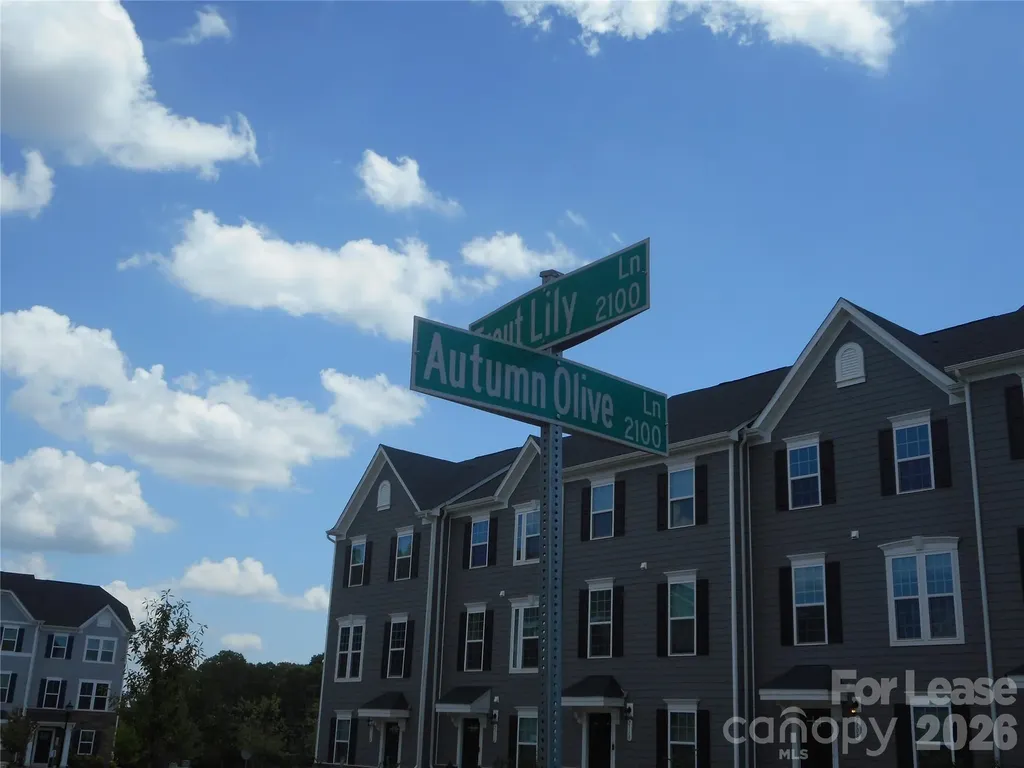 2105 Autumn Olive Lane Matthews NC 28104