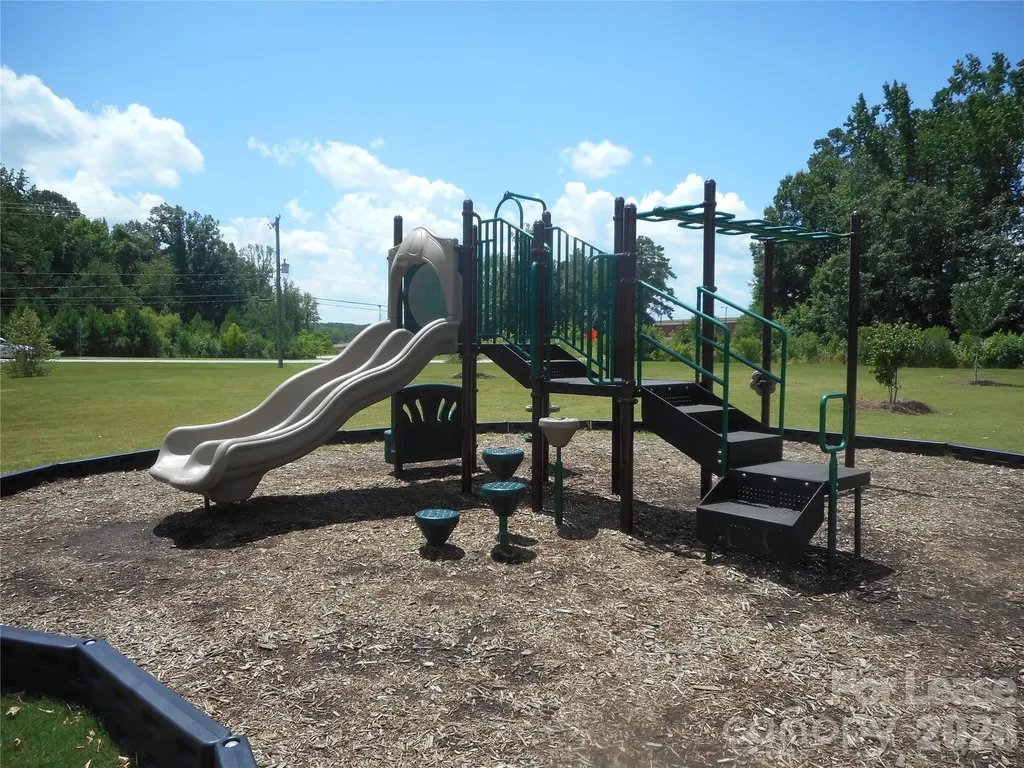 2105 Autumn Olive Lane Matthews NC 28104