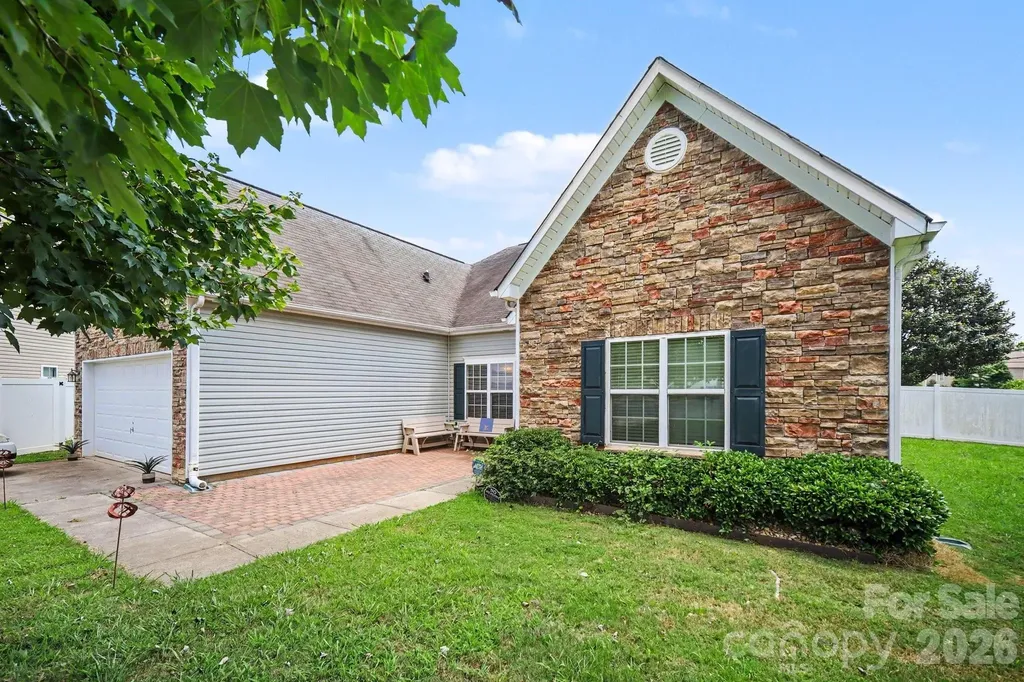 6900 Daisy Bee Court Charlotte NC 28126