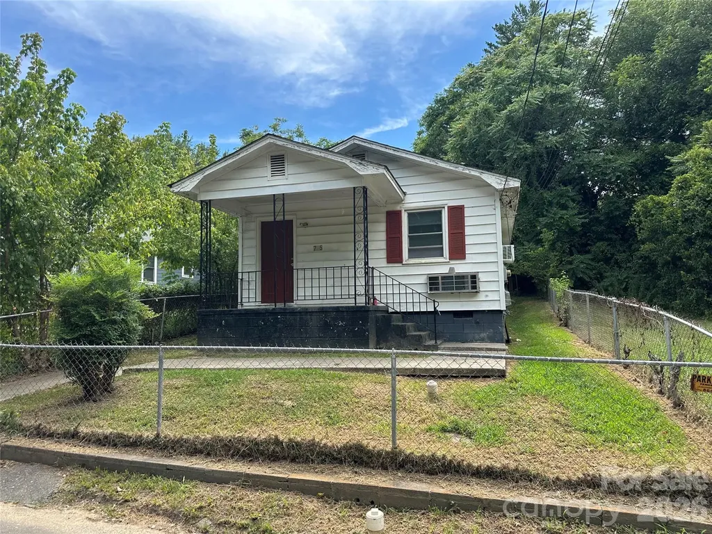 705 N Logan Street Gastonia NC 28052