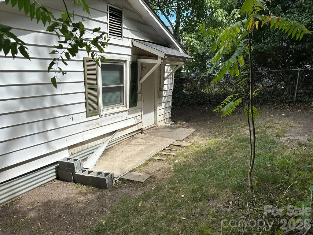 705 N Logan Street Gastonia NC 28052