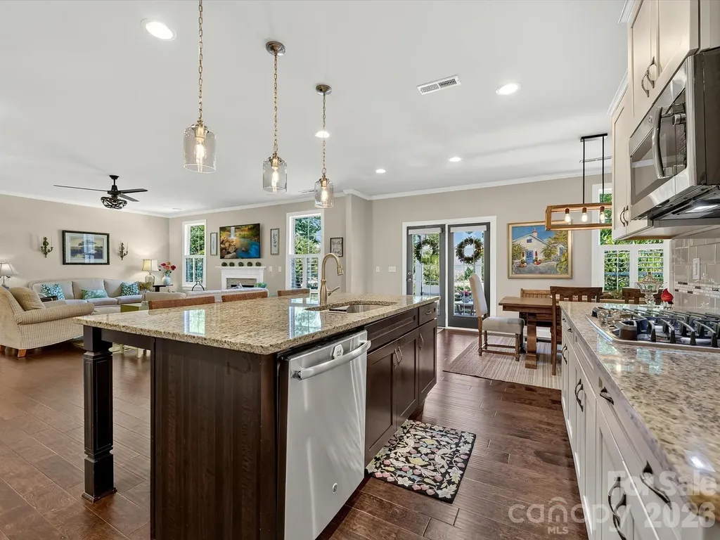 804 Sardis Lane Charlotte NC 28270