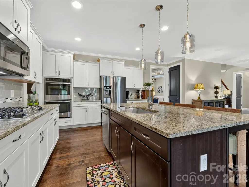 804 Sardis Lane Charlotte NC 28270