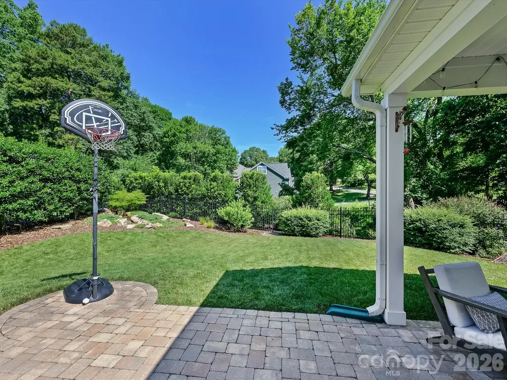 804 Sardis Lane Charlotte NC 28270