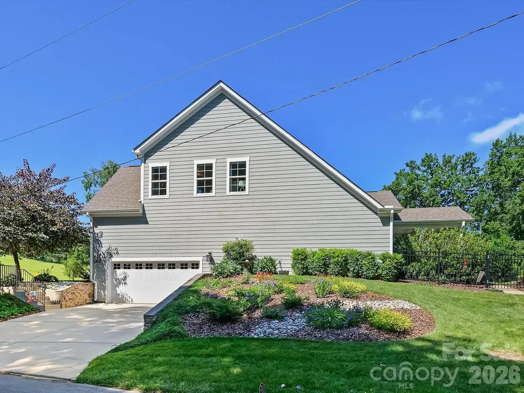 804 Sardis Lane Charlotte NC 28270