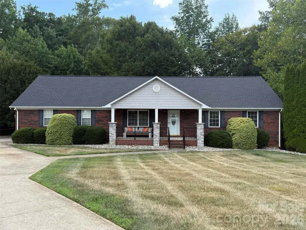 2013 Silvertip Court Belmont NC 28012