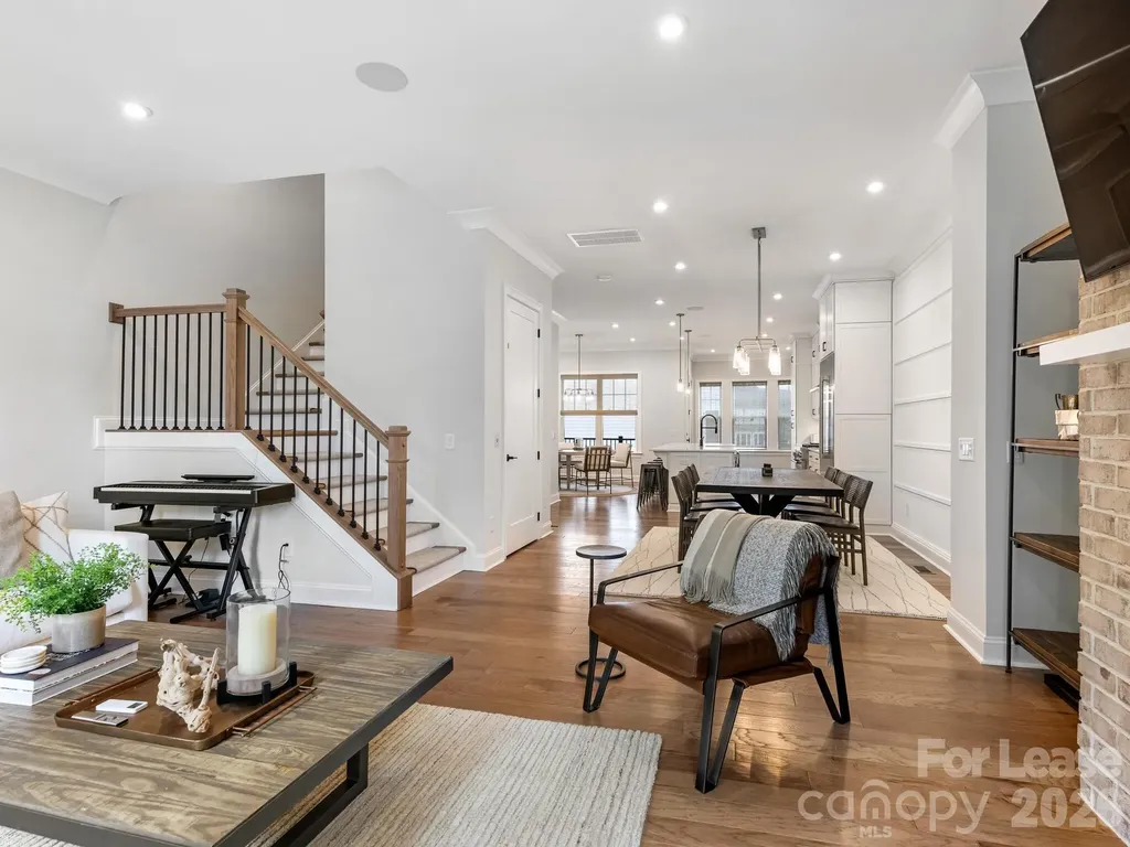 2555 Deacon Avenue Charlotte NC 28204