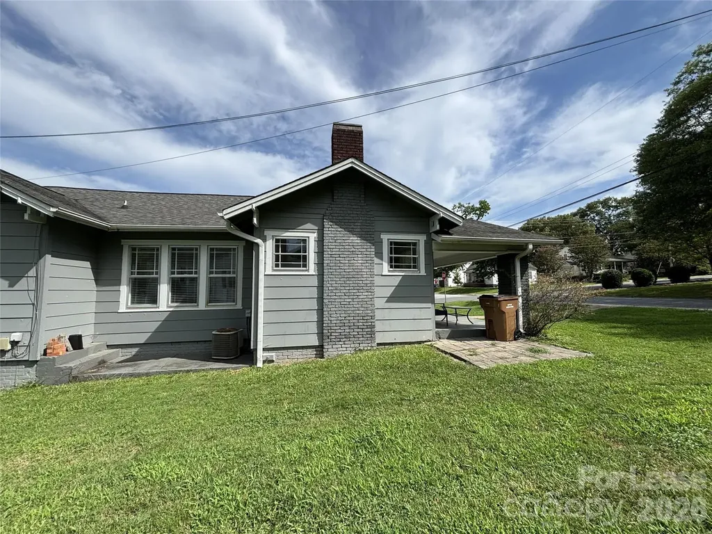 629 N Cedar Street Lincolnton NC 28092