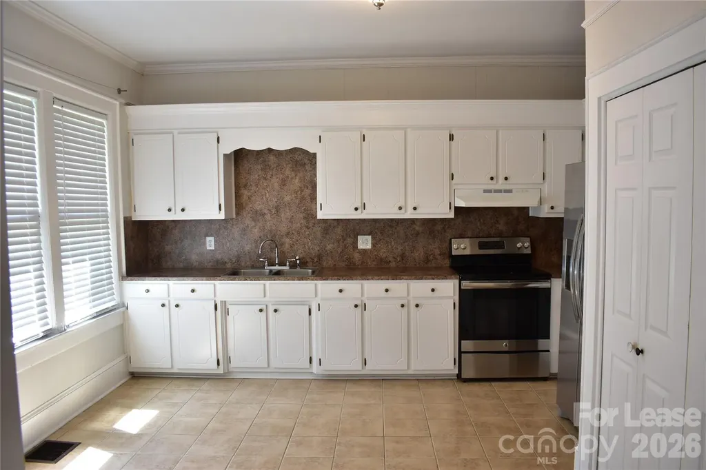 629 N Cedar Street Lincolnton NC 28092