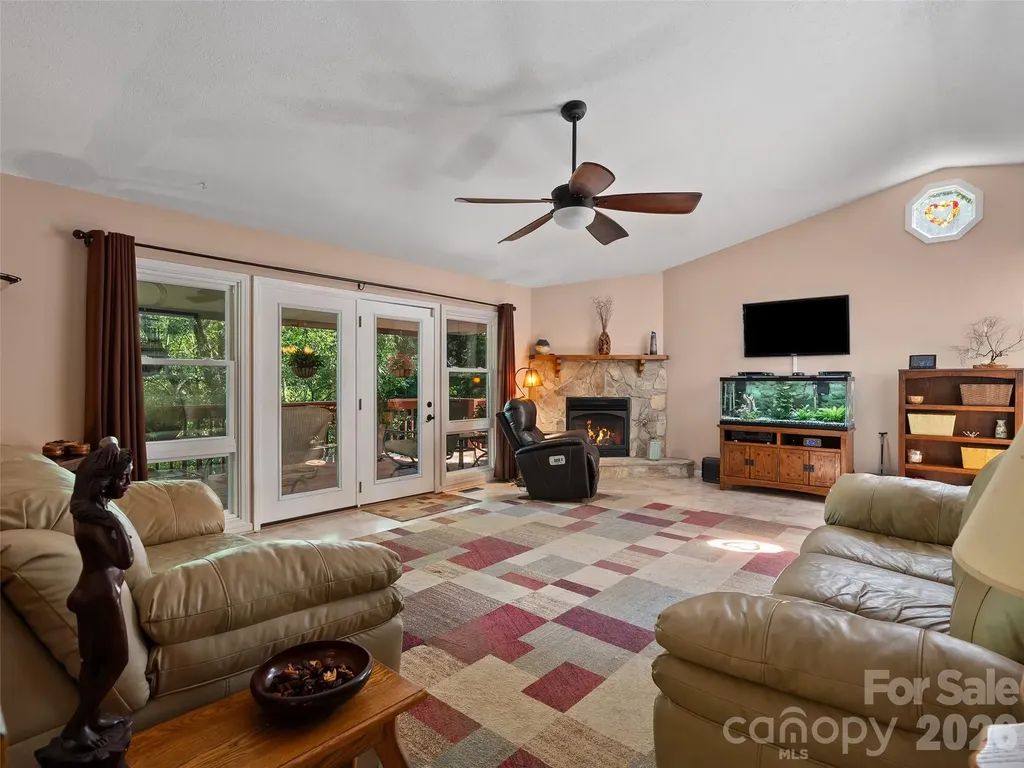 462 Farley Street Waynesville NC 28786