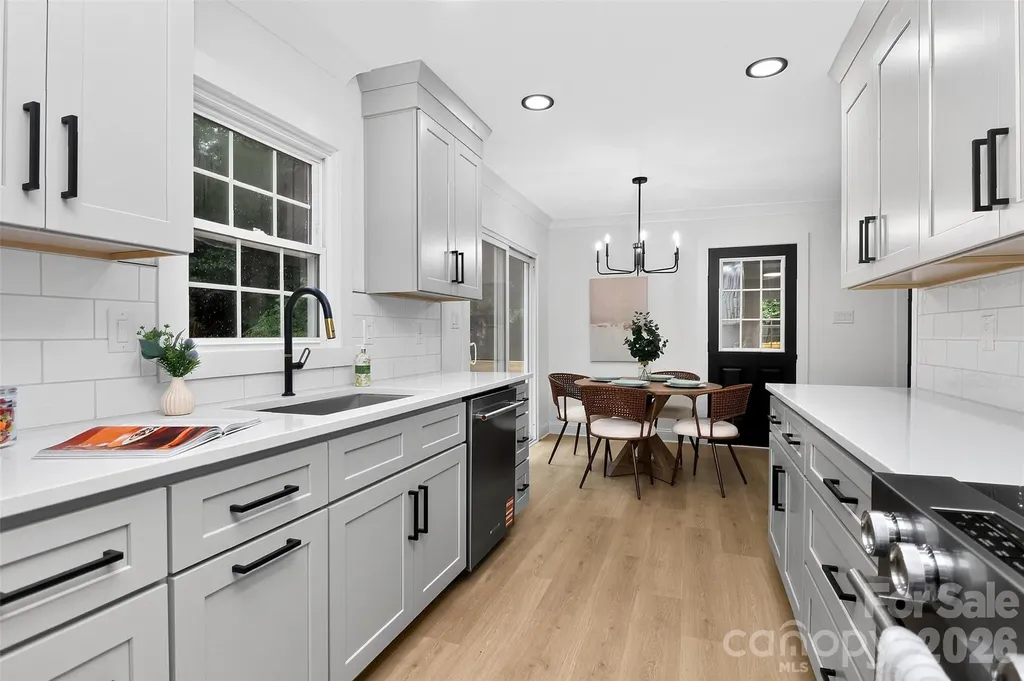 400 Hickok Court Charlotte NC 28270