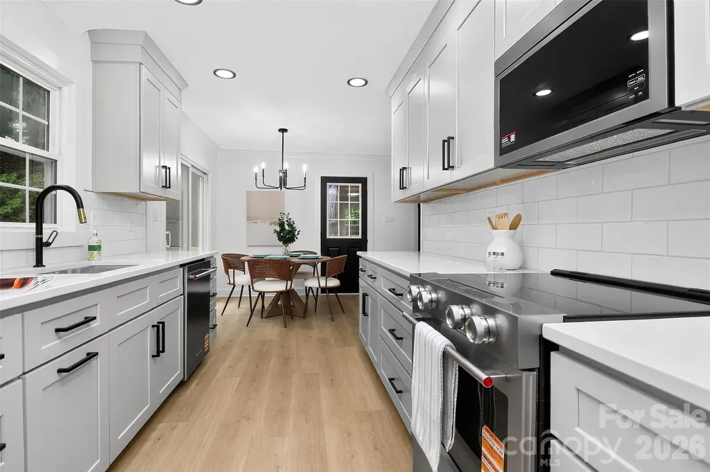 400 Hickok Court Charlotte NC 28270