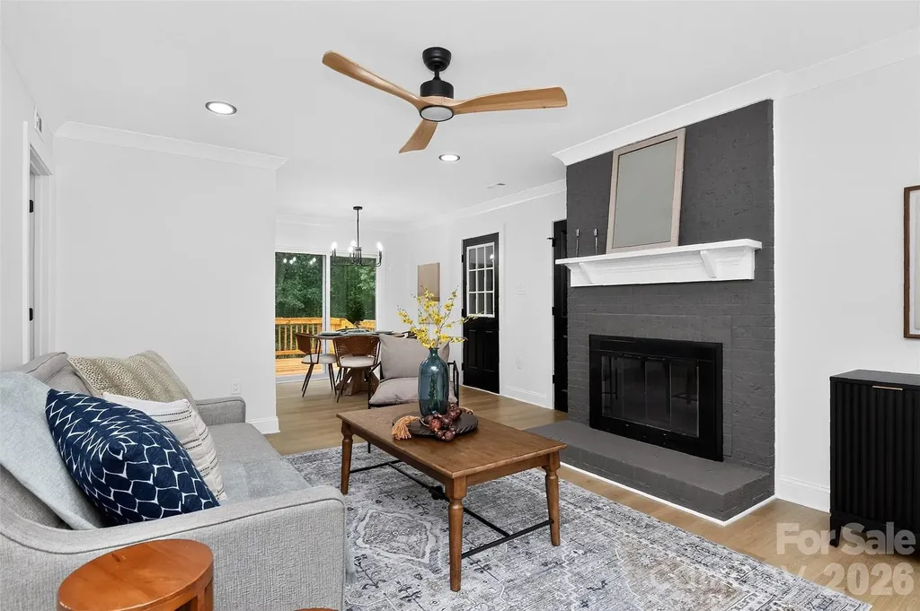 400 Hickok Court Charlotte NC 28270