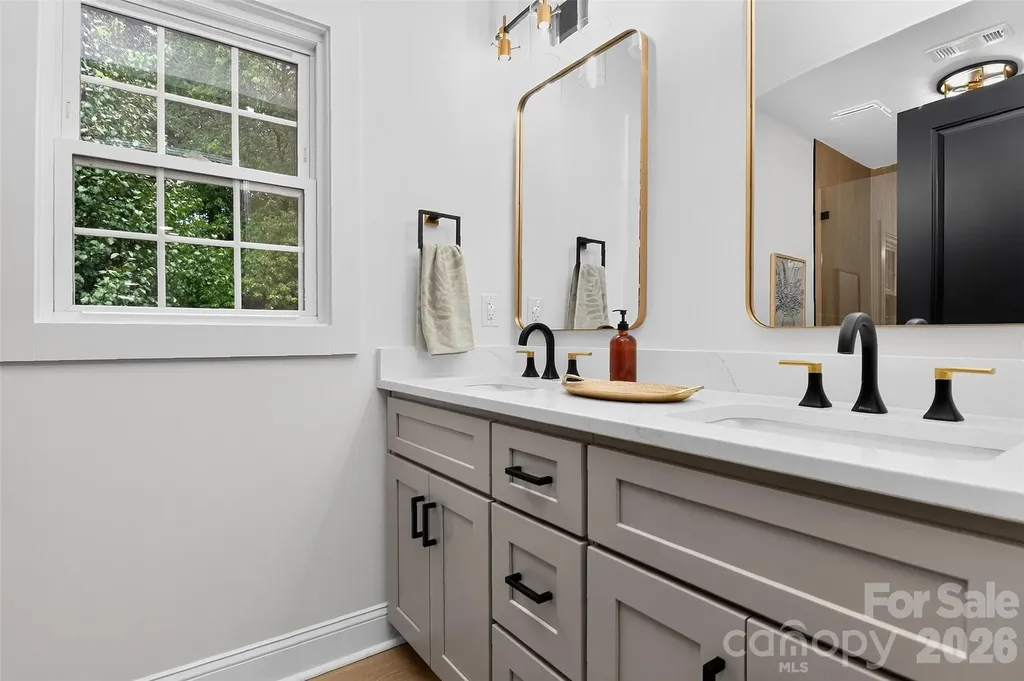 400 Hickok Court Charlotte NC 28270