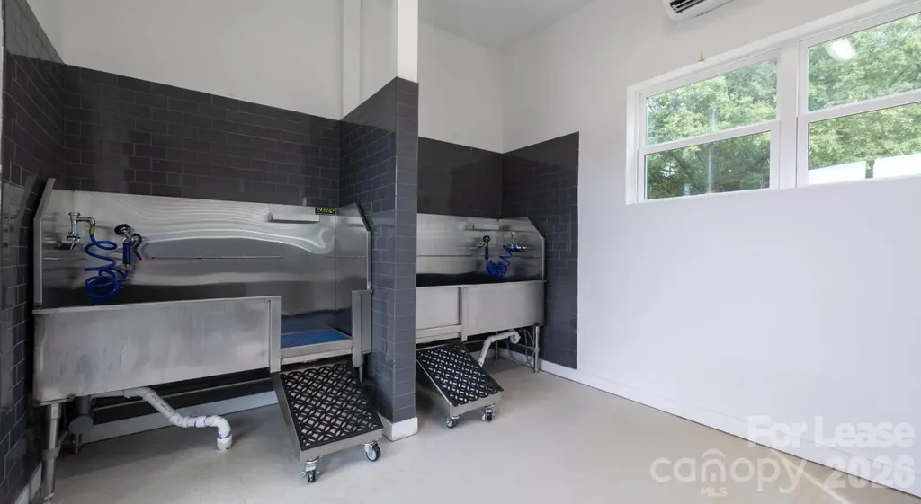 4520 Charlotte Park Drive Charlotte NC 28217