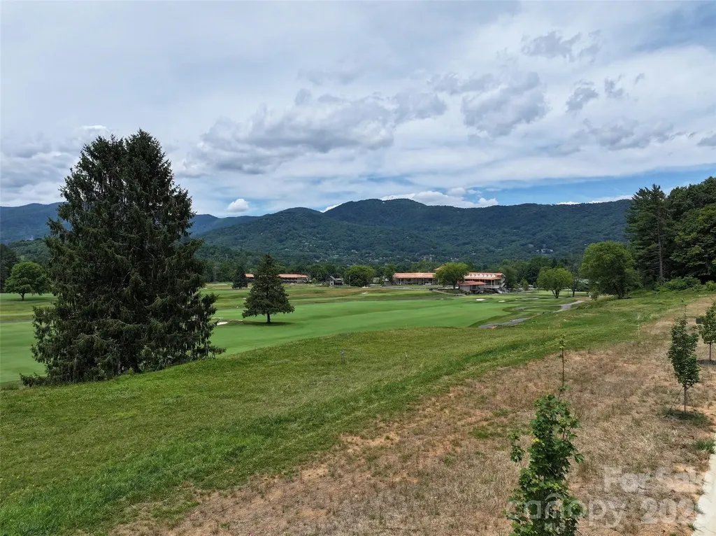 82 Farmer Branch Lane Waynesville NC 28786