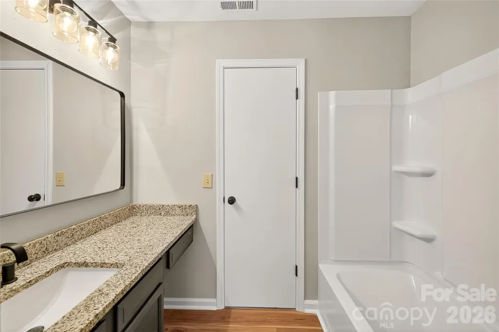 6407 Windsor Gate Lane Charlotte NC 28215