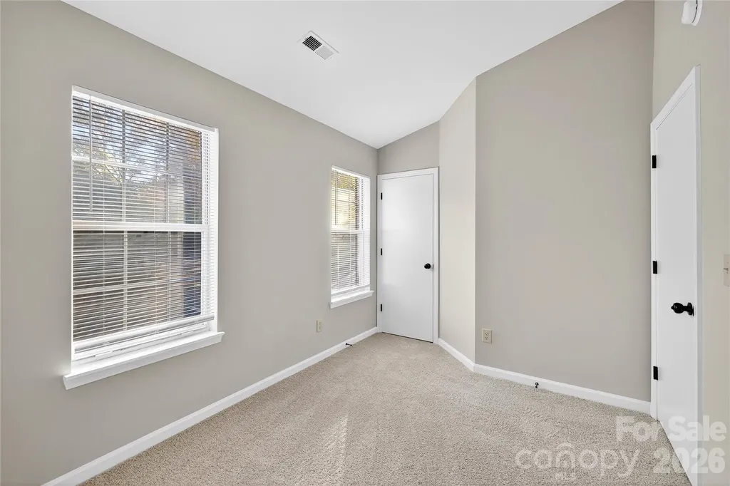 6407 Windsor Gate Lane Charlotte NC 28215