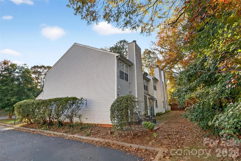 6407 Windsor Gate Lane Charlotte NC 28215