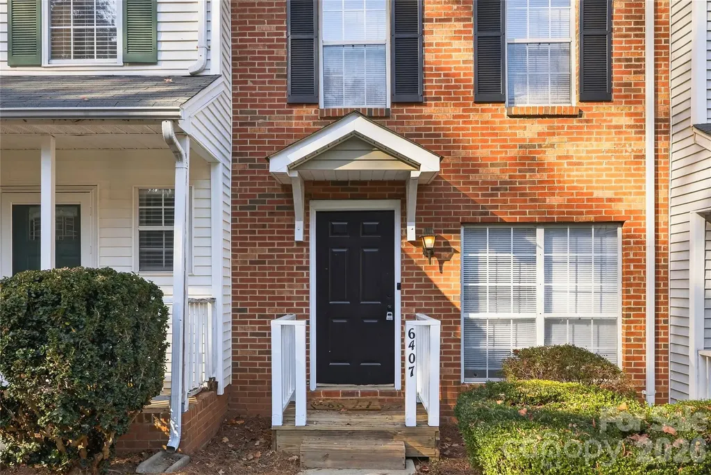 6407 Windsor Gate Lane Charlotte NC 28215