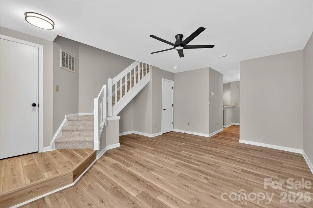 6407 Windsor Gate Lane Charlotte NC 28215