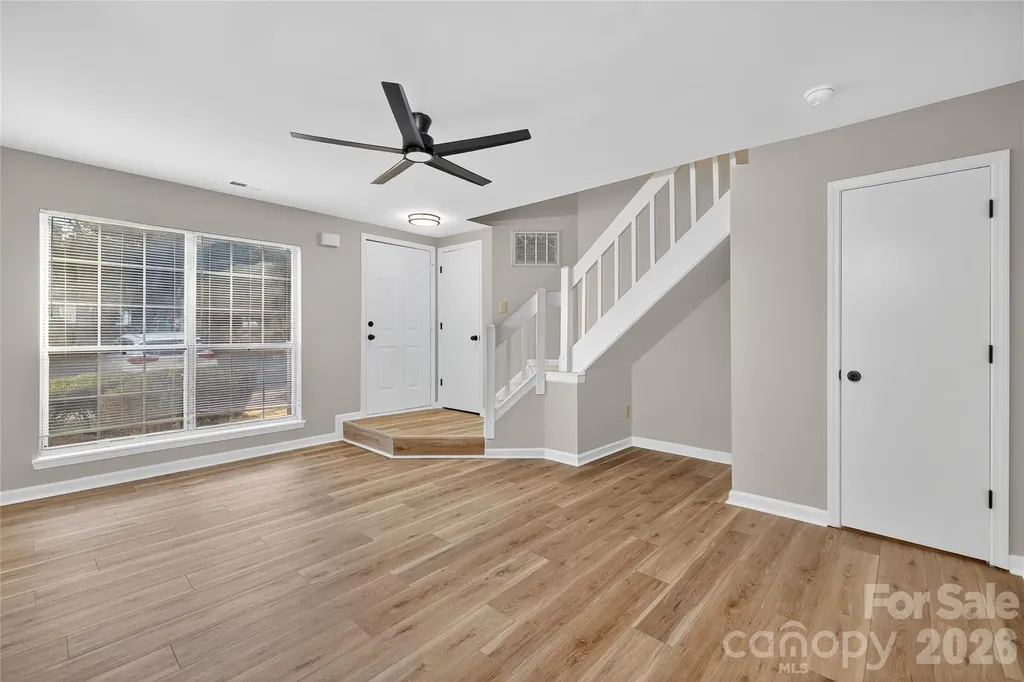 6407 Windsor Gate Lane Charlotte NC 28215