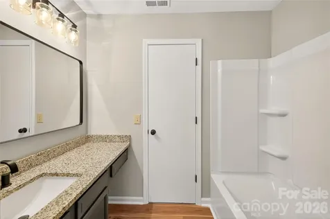 6407 Windsor Gate Lane Charlotte NC 28215