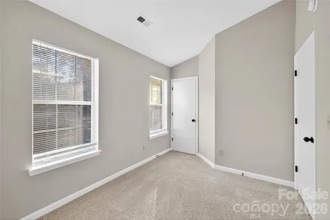 6407 Windsor Gate Lane Charlotte NC 28215