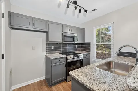 6407 Windsor Gate Lane Charlotte NC 28215