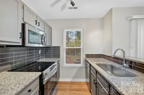 6407 Windsor Gate Lane Charlotte NC 28215