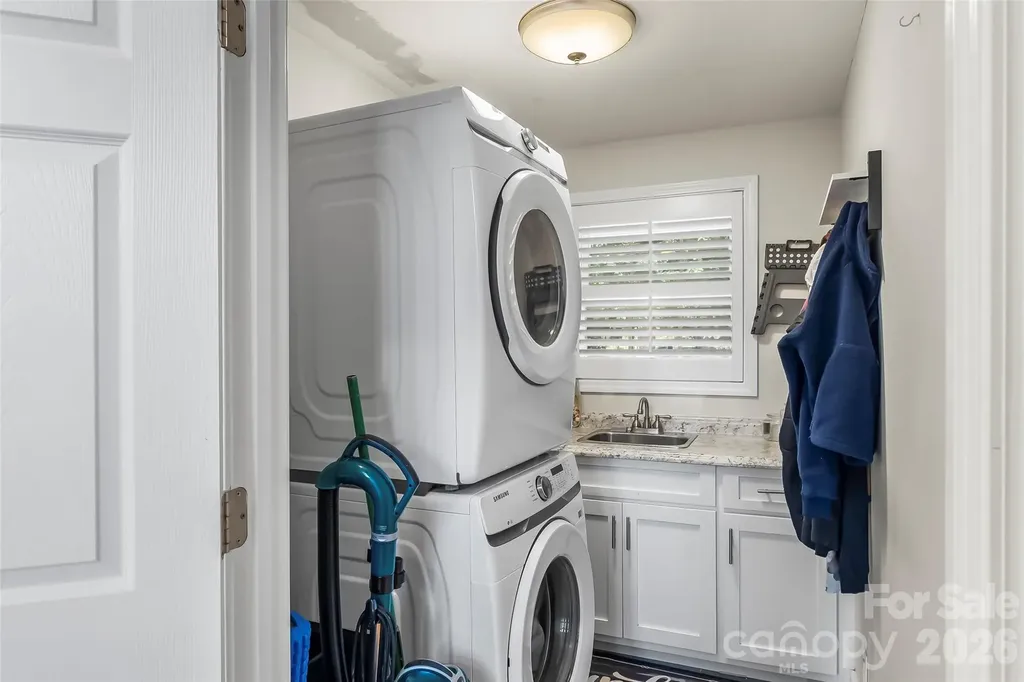 94 S Fairway Drive Nebo NC 28761