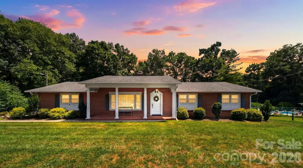 1599 Oakmont Drive Lenoir NC 28645