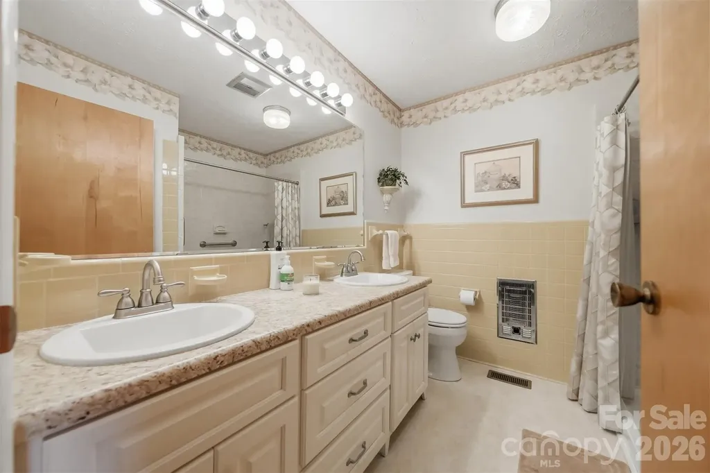 1599 Oakmont Drive Lenoir NC 28645