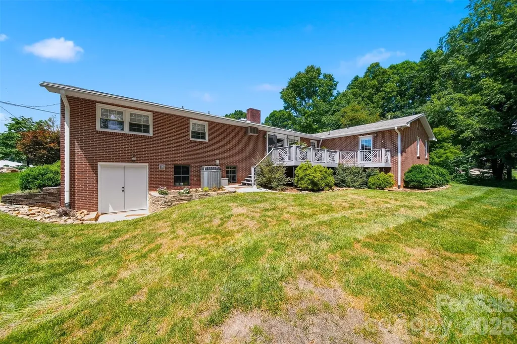 1599 Oakmont Drive Lenoir NC 28645