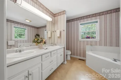 1599 Oakmont Drive Lenoir NC 28645
