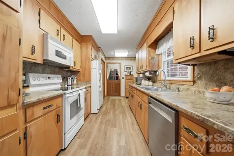 1599 Oakmont Drive Lenoir NC 28645