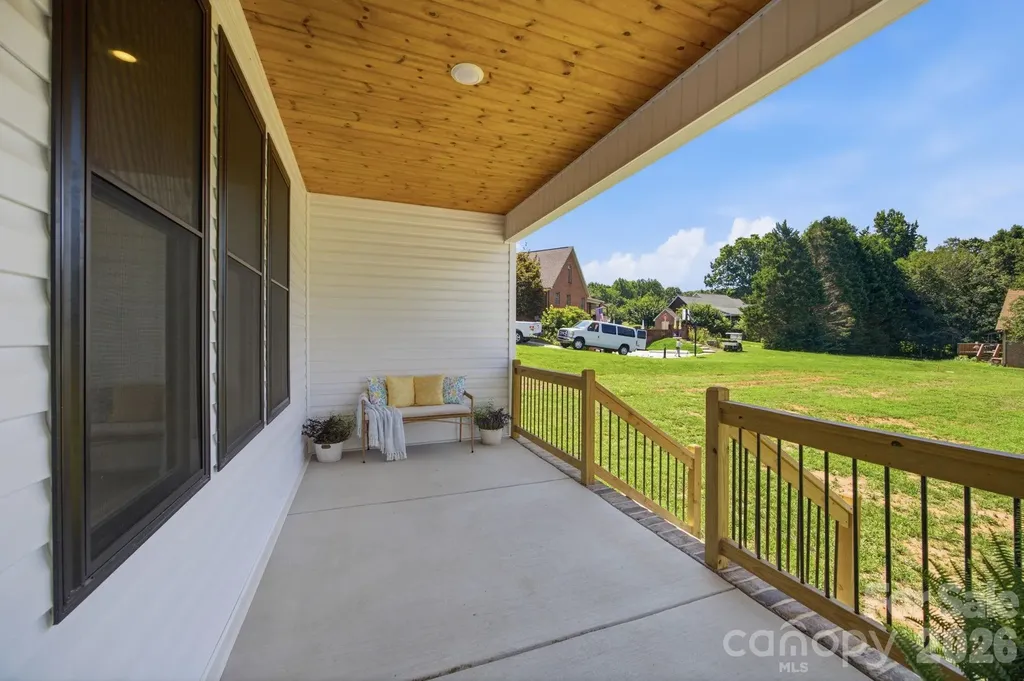 1213 Creekside Drive Conover NC 28613