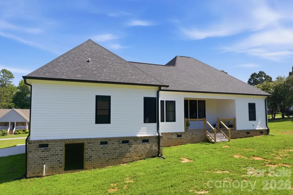 1213 Creekside Drive Conover NC 28613