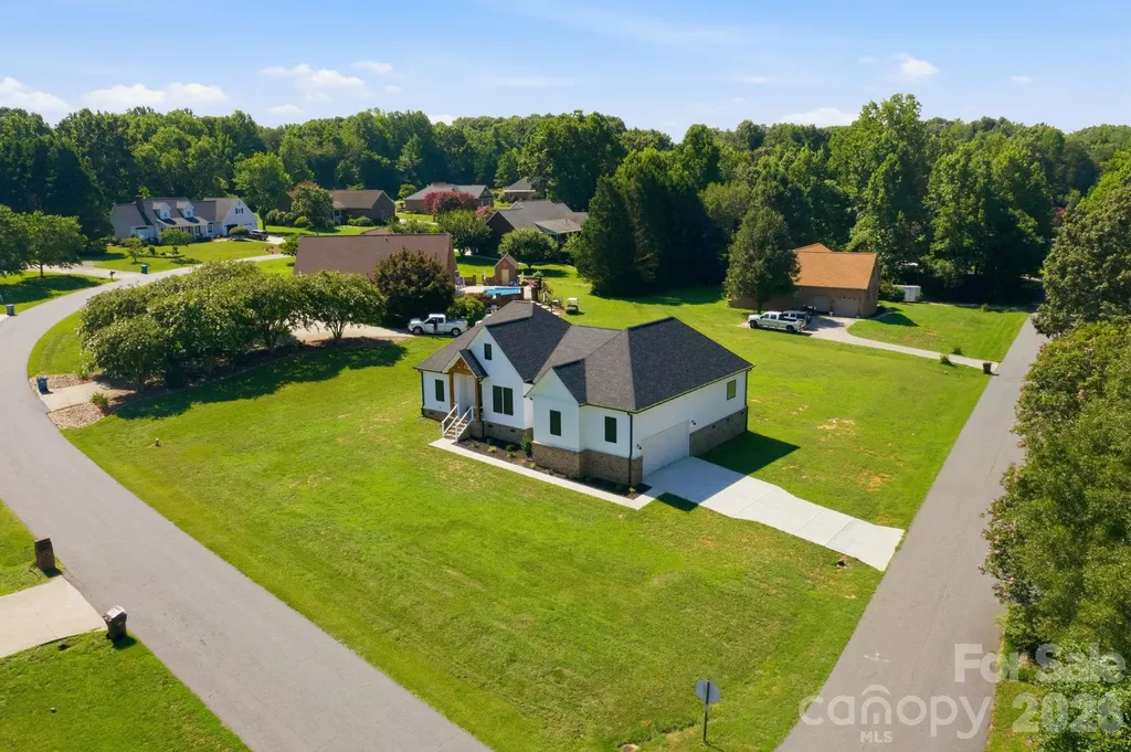 1213 Creekside Drive Conover NC 28613
