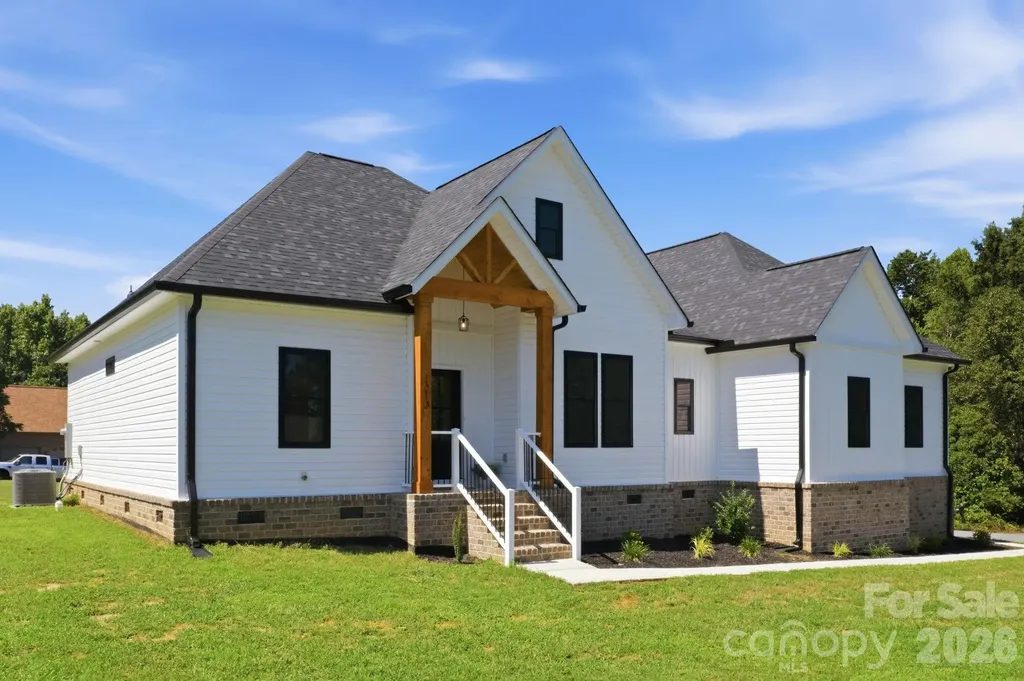 1213 Creekside Drive Conover NC 28613